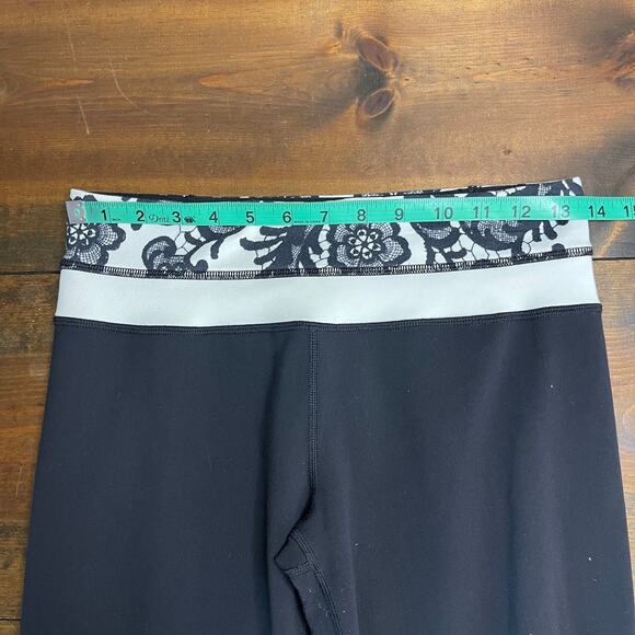 Vintage Lululemon Groove Flare Y2K Yoga Pants White Black Floral Band Women's 6 - Picture 9 of 9